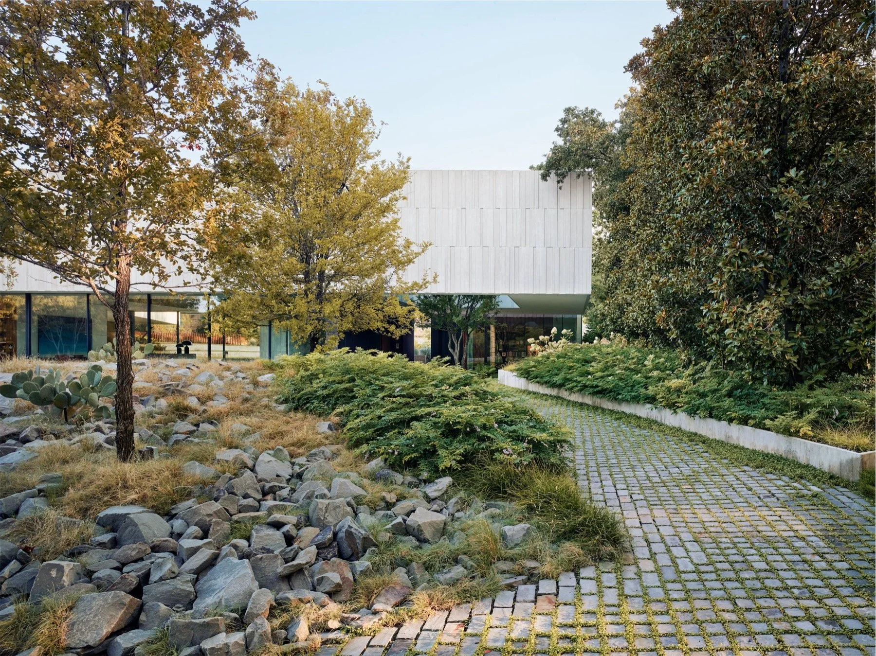 02-exterior.jpg