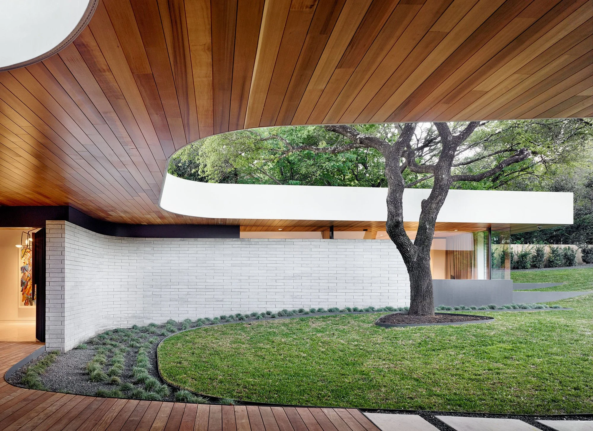 02-courtyard.jpg