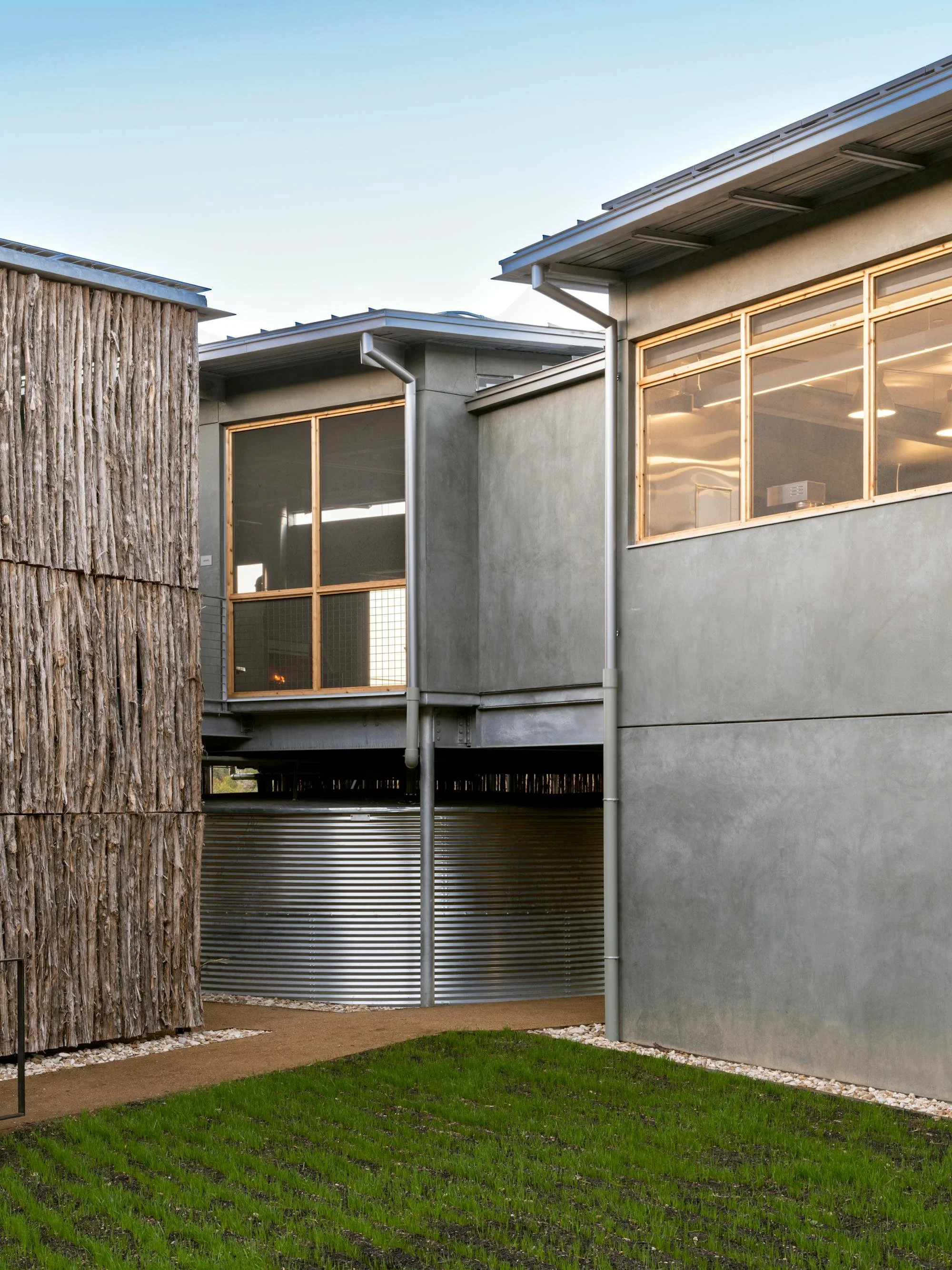 03-exterior.jpg