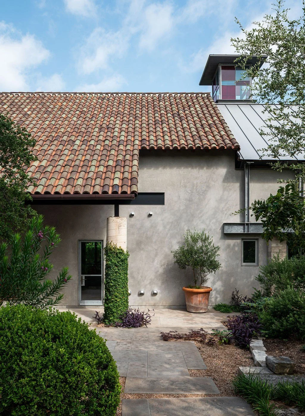 01-exterior.jpg