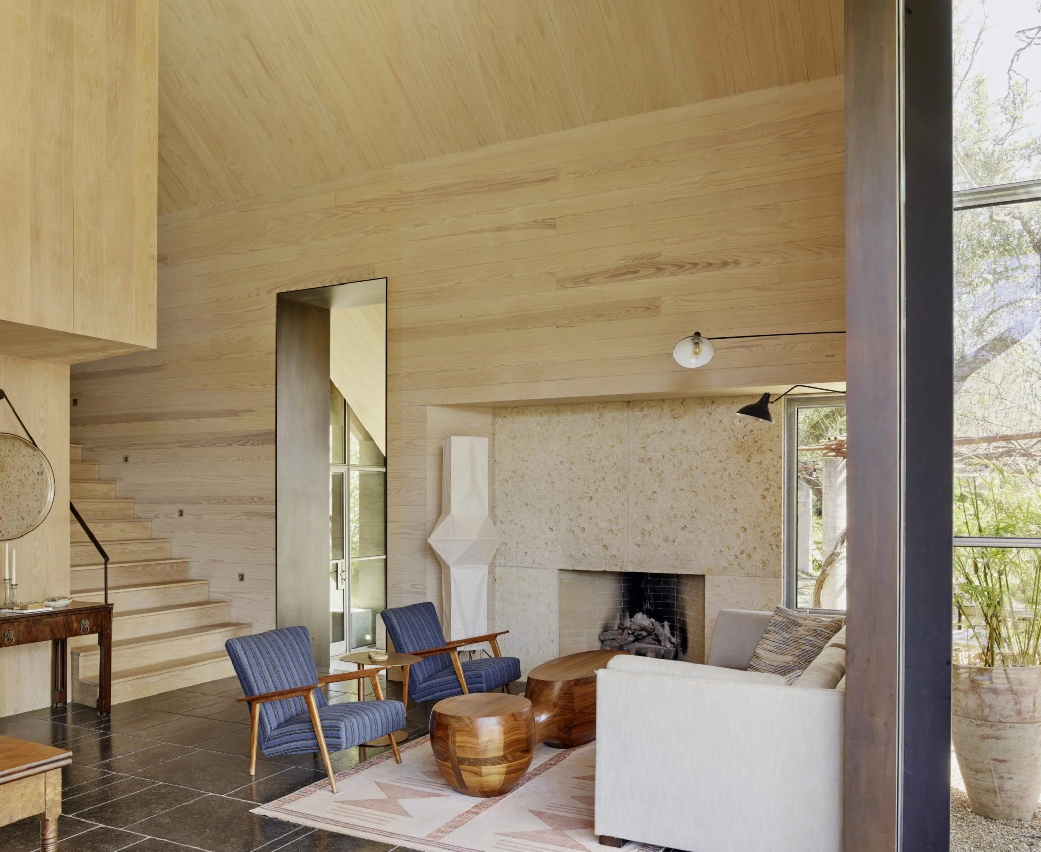 04-interior.jpg