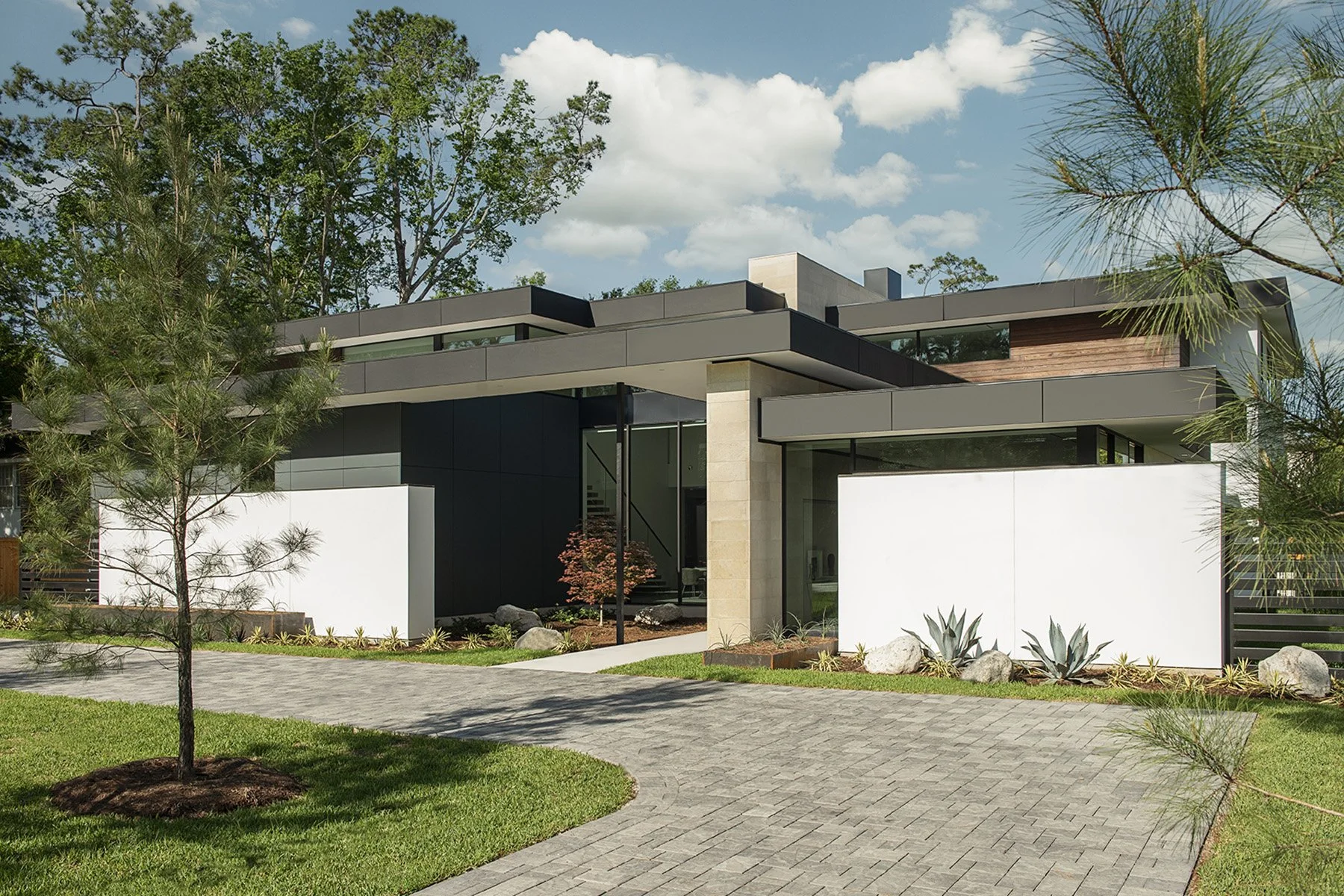 01-exterior.jpg
