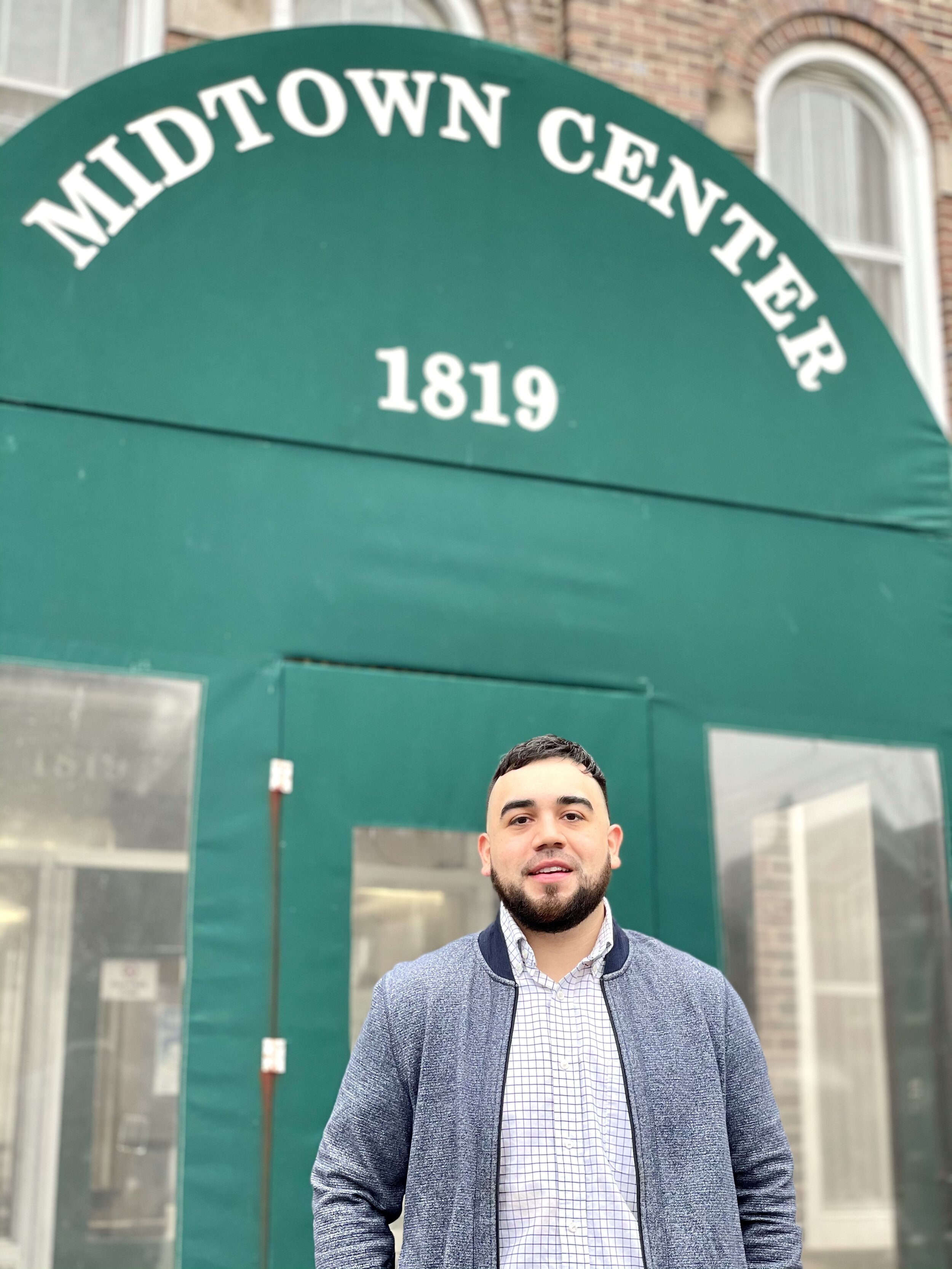 Midtown Alum Arranges $5,000 Donation Through Business Group