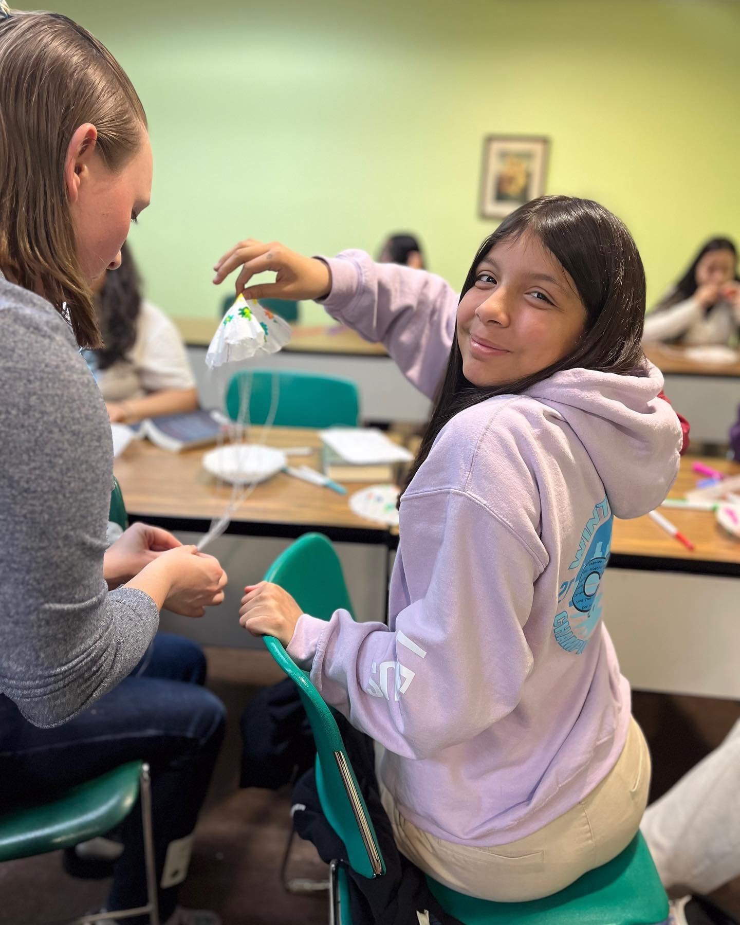 🌟 This #ThankfulThursday, let&rsquo;s give a round of applause to the amazing volunteers from @kastnational - Kids are Scientists Too (KAST), who are infusing Metro classrooms with their contagious passion for science, while simultaneously honoring 