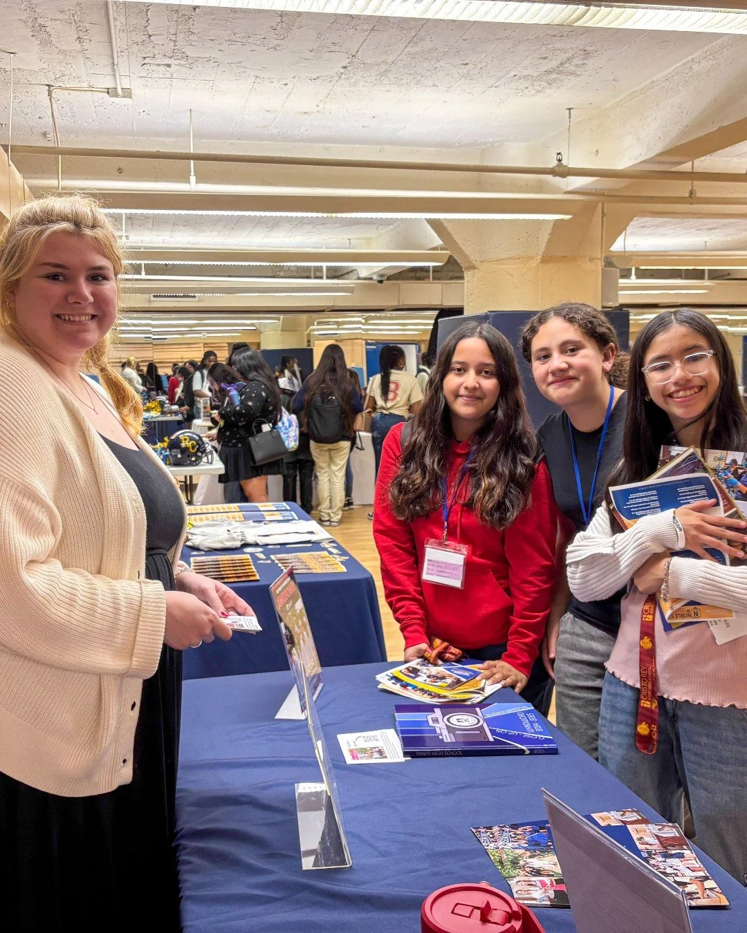 Metro was buzzing this week! With Parents Night for all of our programs and High School Night for middle schoolers in the Pathways to Success program, the halls were busy with families, students, and volunteer exchanging ideas and encouragement.

Par