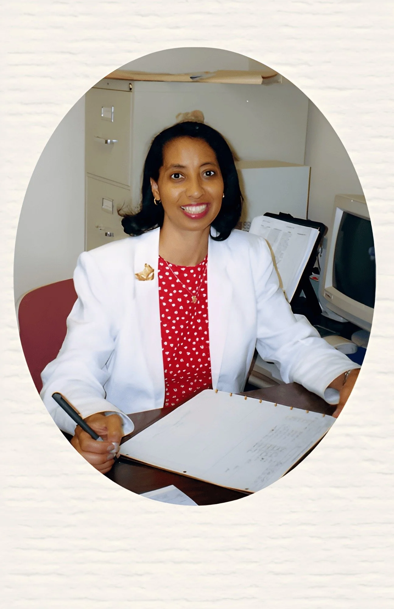 We fondly remember former Metro and MEF employee Gloria Lang, who passed away last week in Chicago. 
Serving our organization for almost twenty years, she was a great role model for our Metro women, achieving many of the academic goals we set and liv