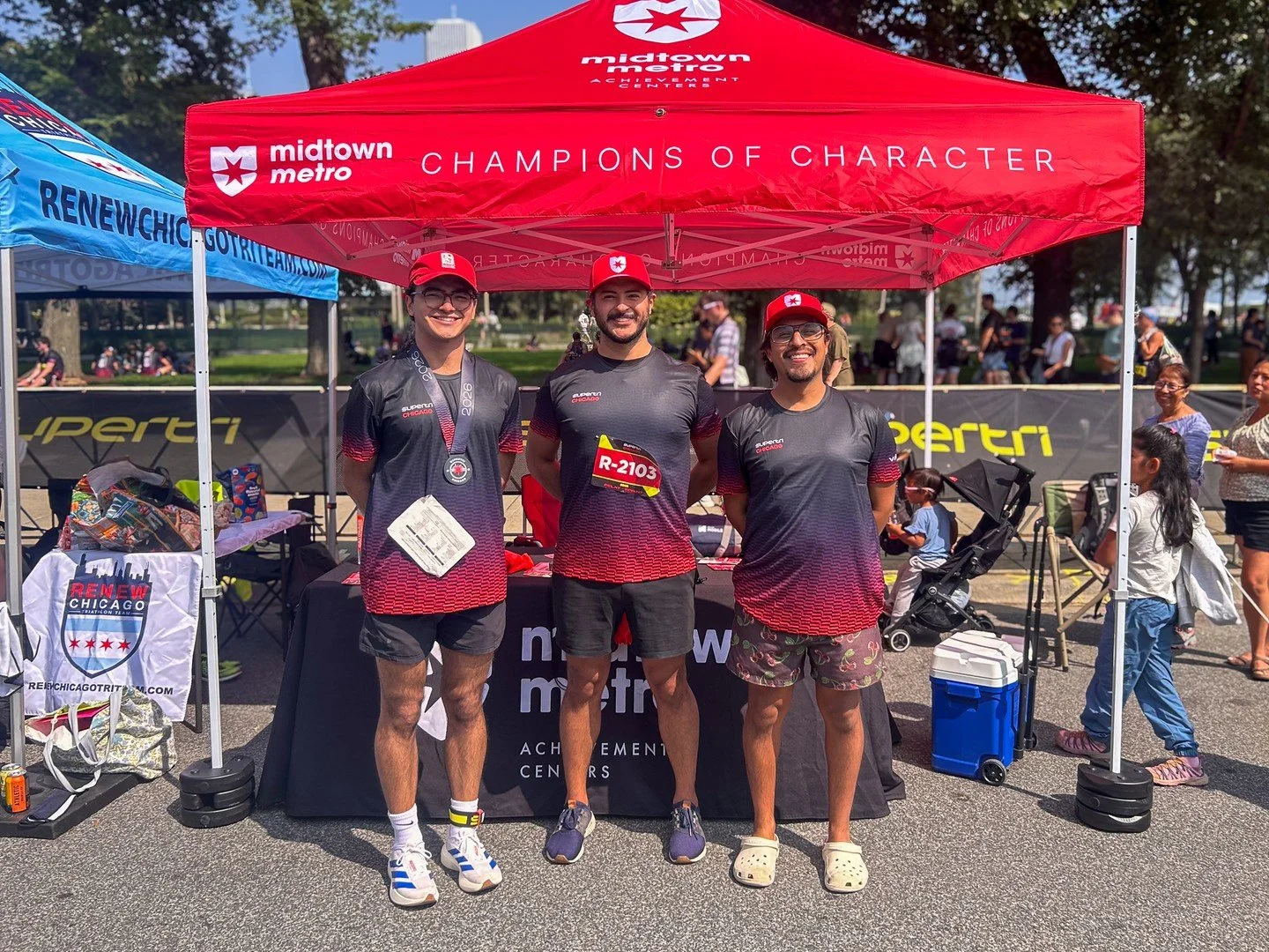 18 athletes. 🏊🚴🏃
One incredible first race weekend. ❤️

Midtown-Metro was proud to participate in the @Supertri_USA Chicago triathlon charity program for the first time!

Our MMAC crew included the "Wood St Warriors", made up of three Mi