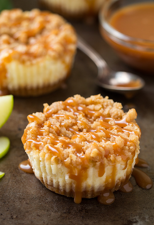 caramel-apple-mini-cheesecakes-with-streusel+crop..jpg