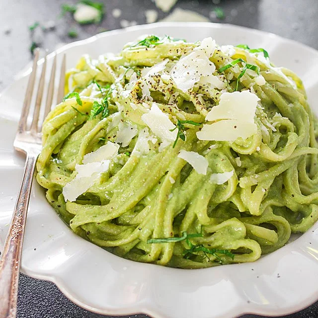 avocado-and-spinach-pasta-2.jpg