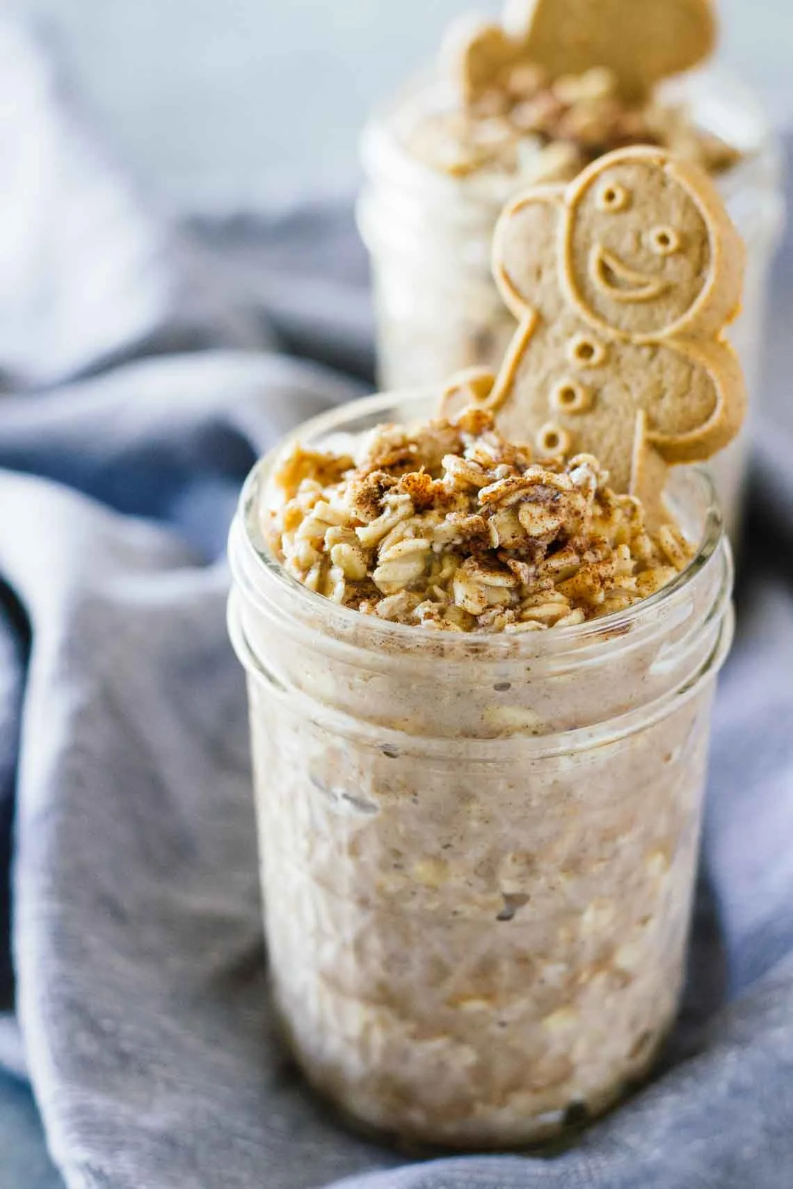 Gingerbread-Cookie-Overnight-Oats-2.jpg