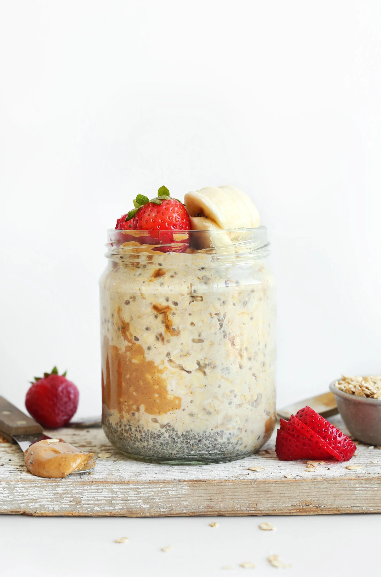 THE-BEST-AMAZING-Peanut-Butter-Overnight-Oats-Just-5-ingredients-5-minutes-prep-and-SO-delicious-vegan-recipe-glutenfree-meal-breakfast-oats-oatmeal.jpg