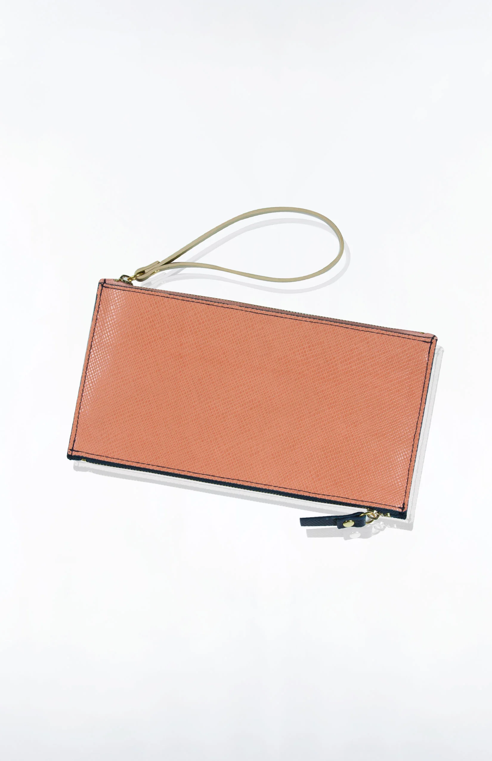 ASHLYN TRAVEL WRISTLET
