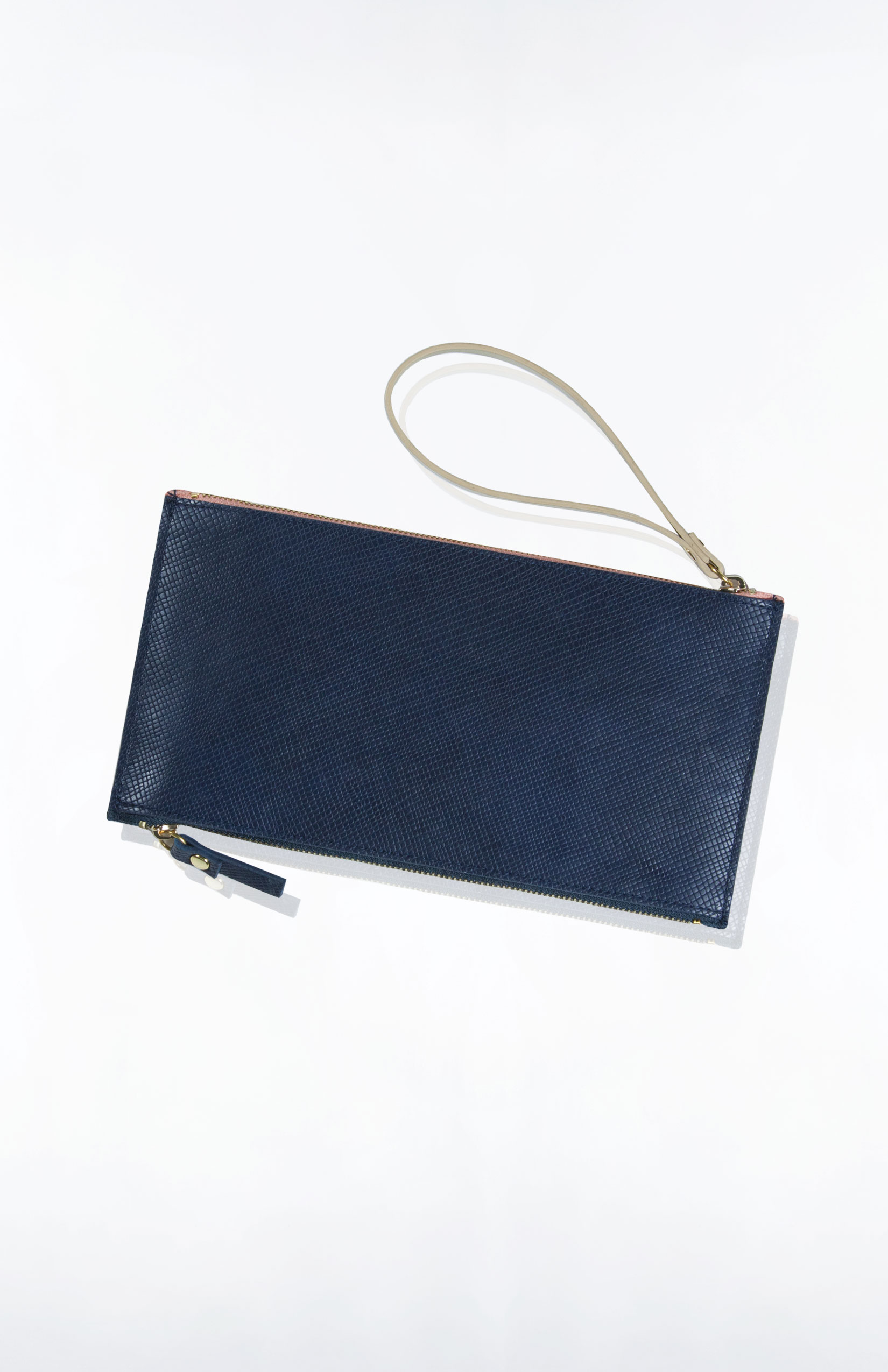 ASHLYN TRAVEL WRISTLET