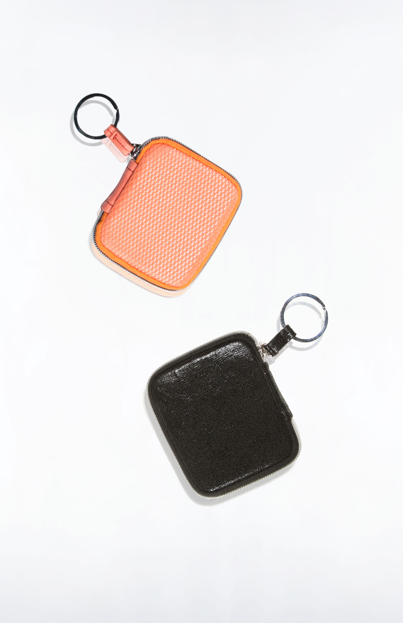 07VCG_Fall2016_EarbudPouch_Orangeblack.jpg