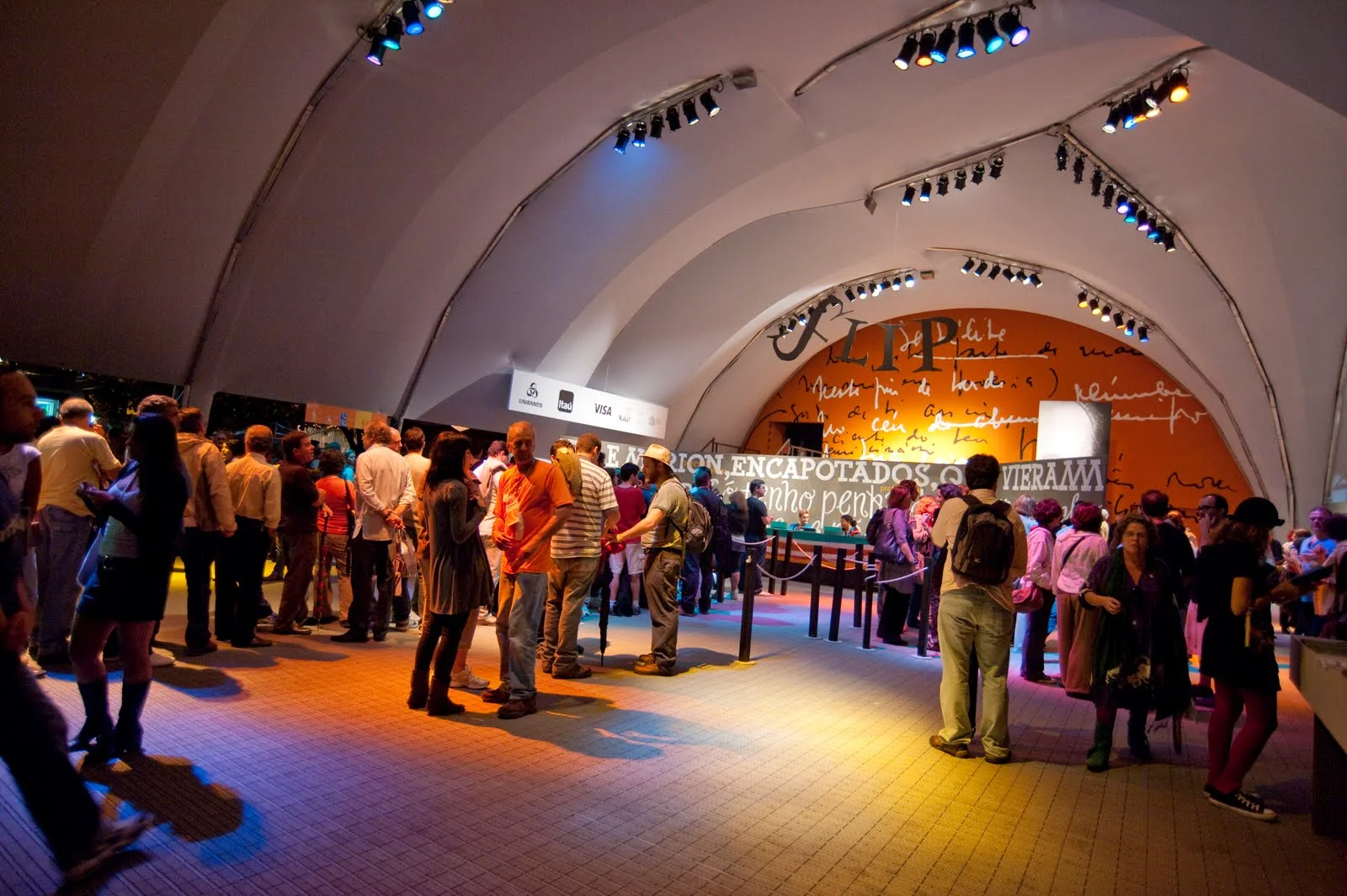 foyer_tenda_dos_autores_walter_craveiro.jpg