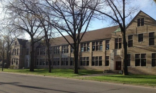 525 West Summit Avenue, Muskegon 49444