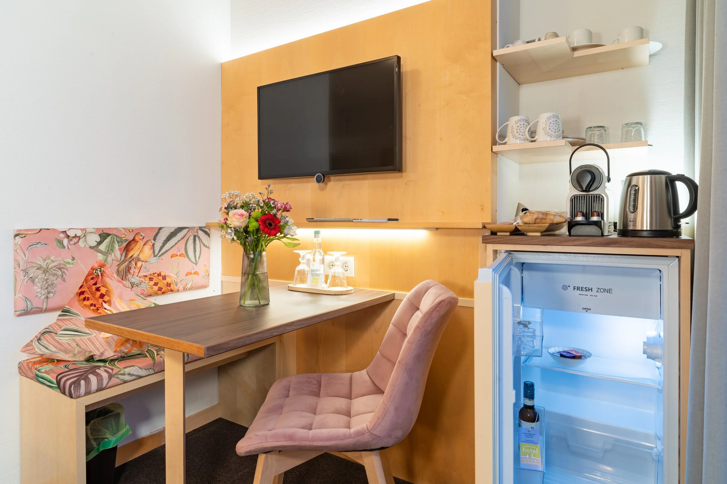 Doppelzimmer Rosato mit Seeblick und Balkon im Apartment Hotel Schreier in Lindau am Bodensee