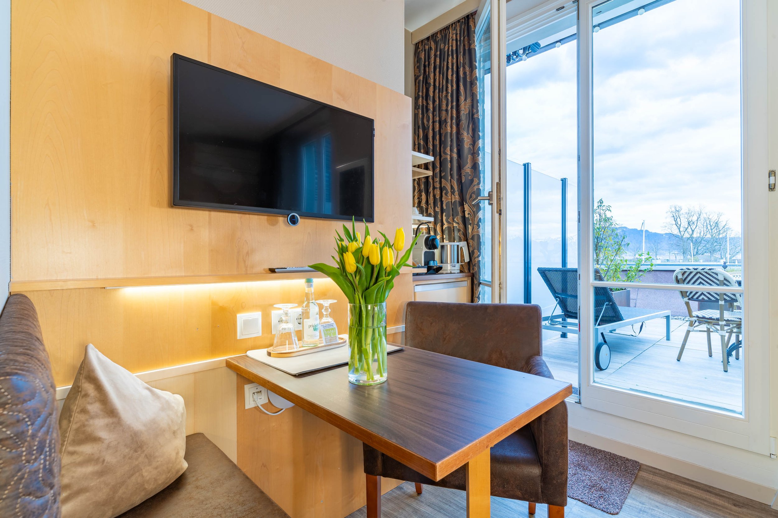 Doppelzimmer mit Seeblick im Apartment Hotel Schreier am Seehafen