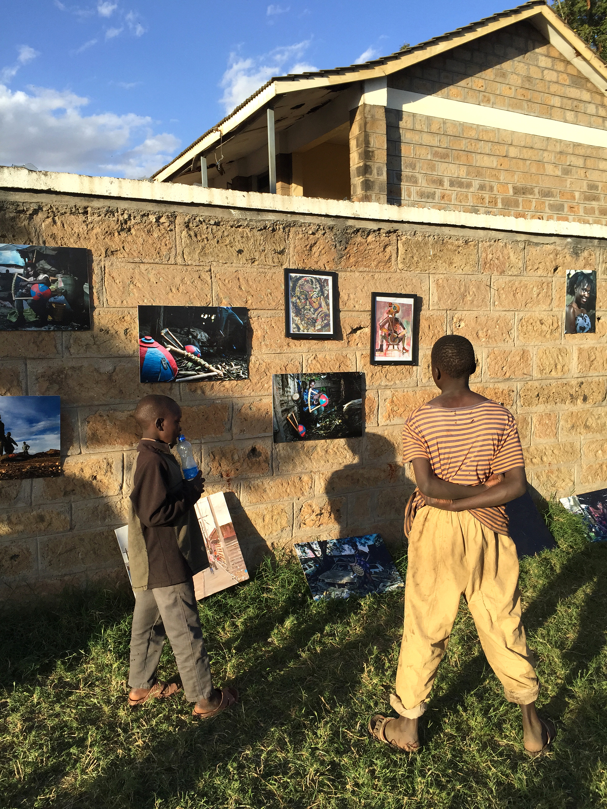 I det mycket tätbebyggda området i Korogocho utgör gatan det huvudsakliga offentliga rummet och används ofta som en förlängning av det privata hemmet. Projektet Talking walls syftar till att engagera barn och unga som medkreatörer i utvecklingen av …