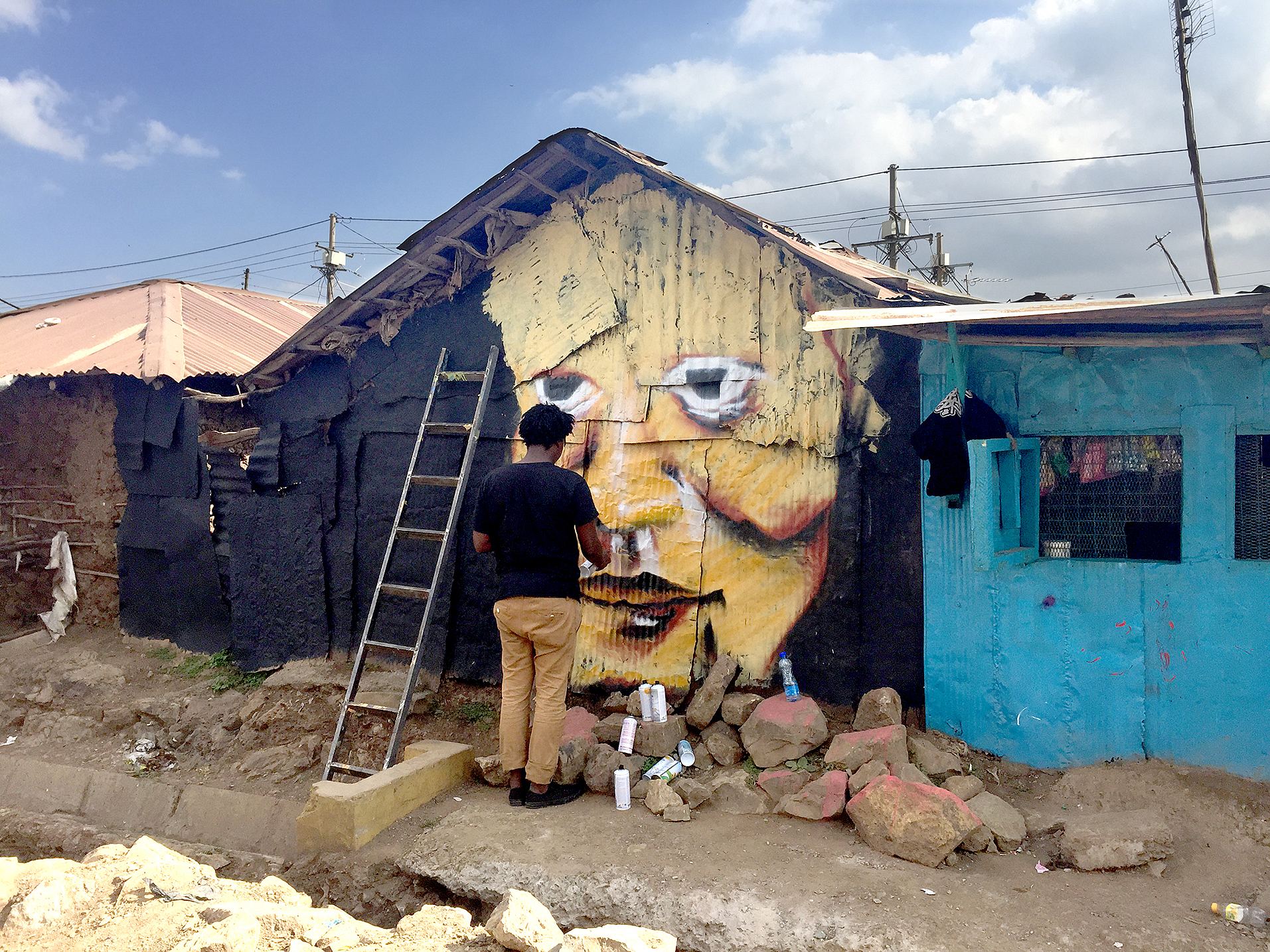 Området har börjat bygga en identitet som en konst- och kulturhubb. Sedan den första väggen gjordes 2012 har två kilometer målats, och idag reser människor från Nairobi för att inspireras eller fotograferas framför dem. 