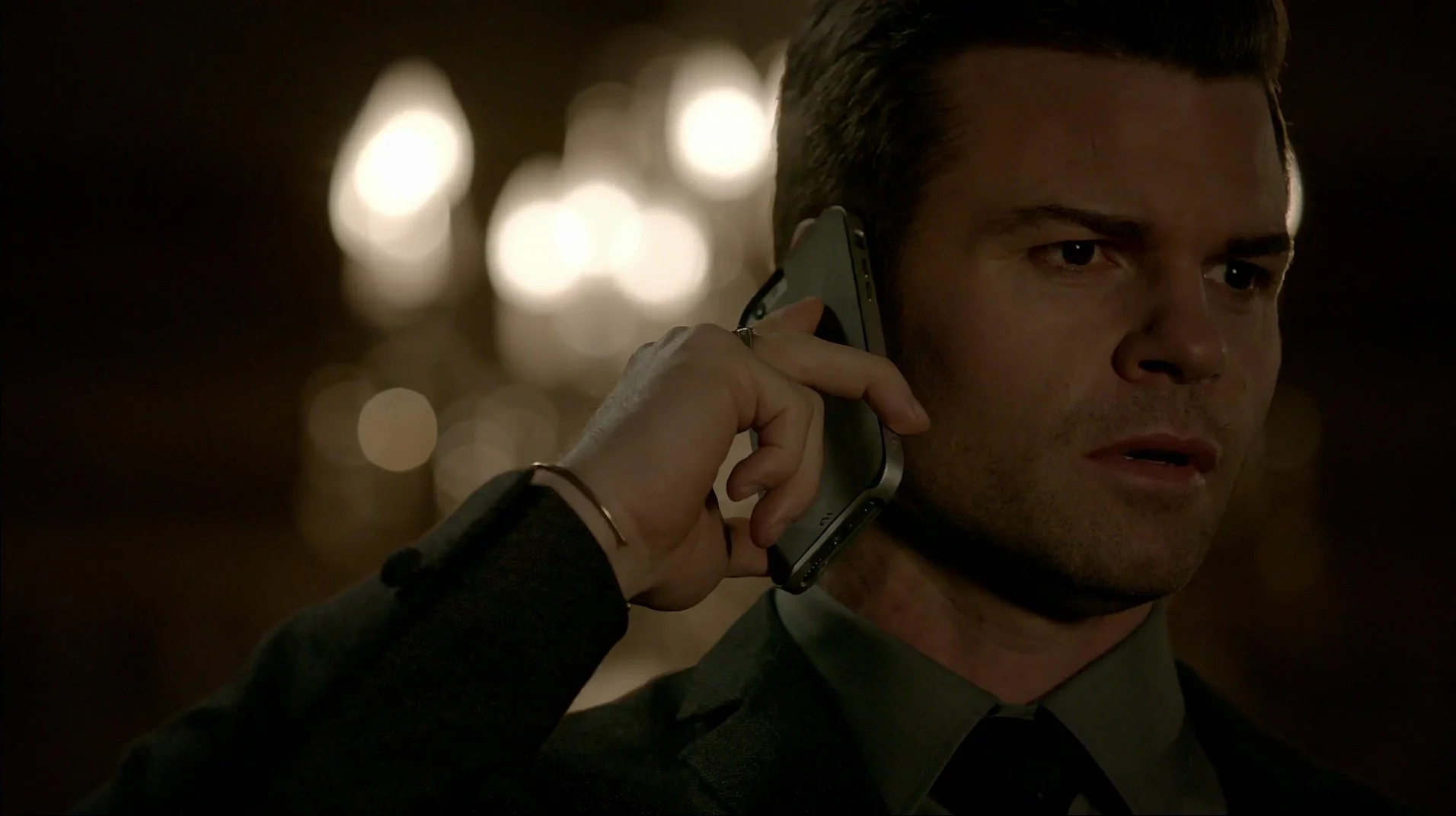 3x16 Alone with Everybody