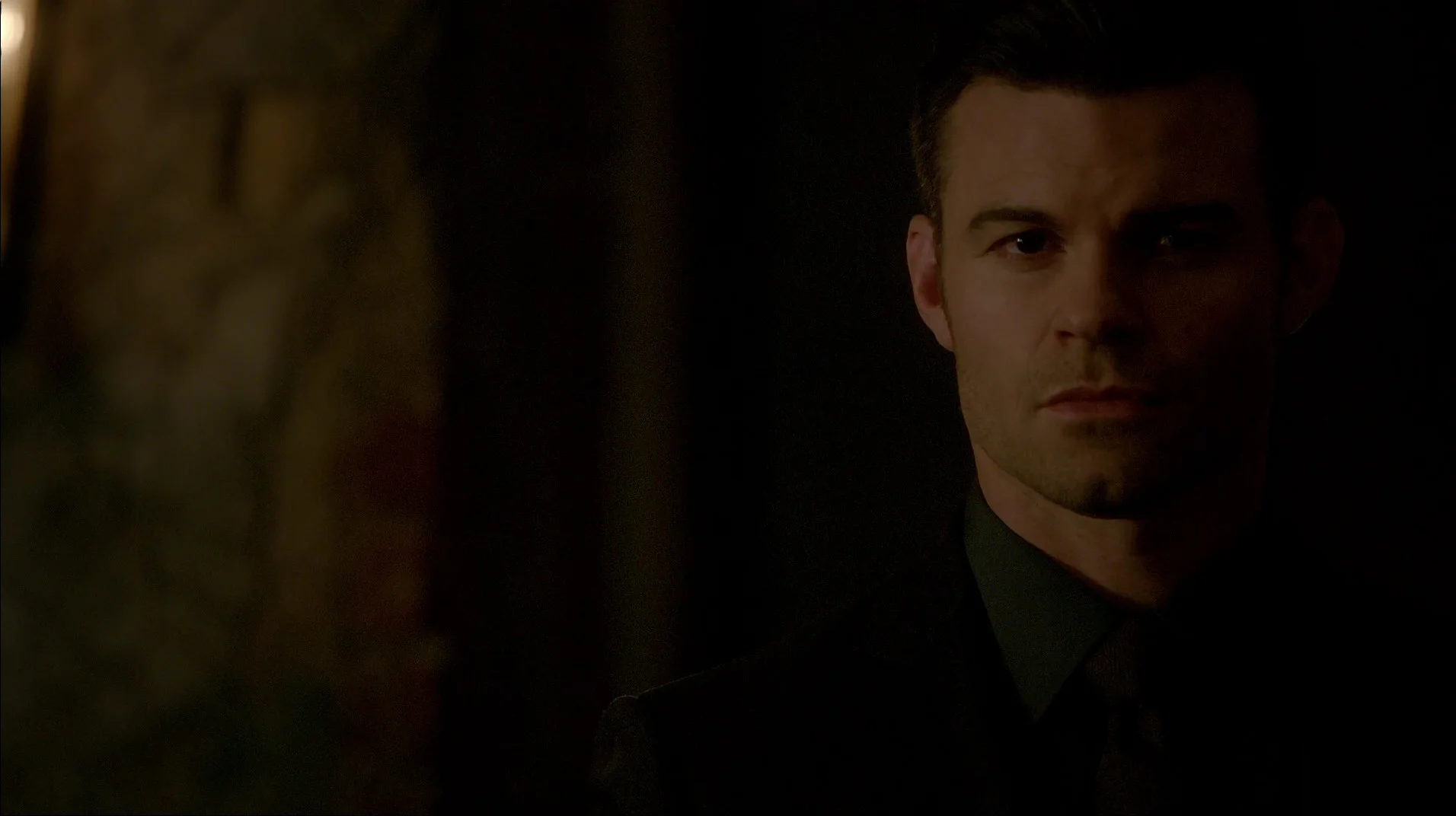 3x18 The Devil Comes Here and Sighs