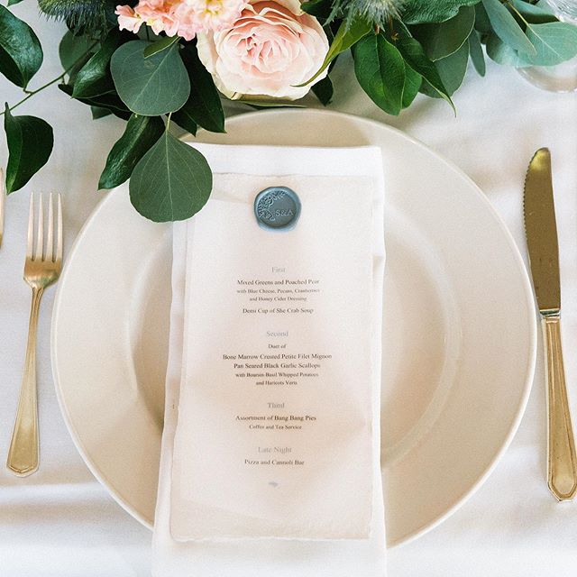Wax seals and Italian handmade paper are what menu dreams are made of! ✨