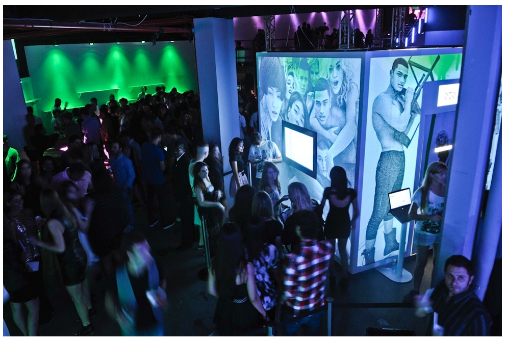 Campaign clips played throughout the activation, encouraging attendees to film group activities once inside the box.