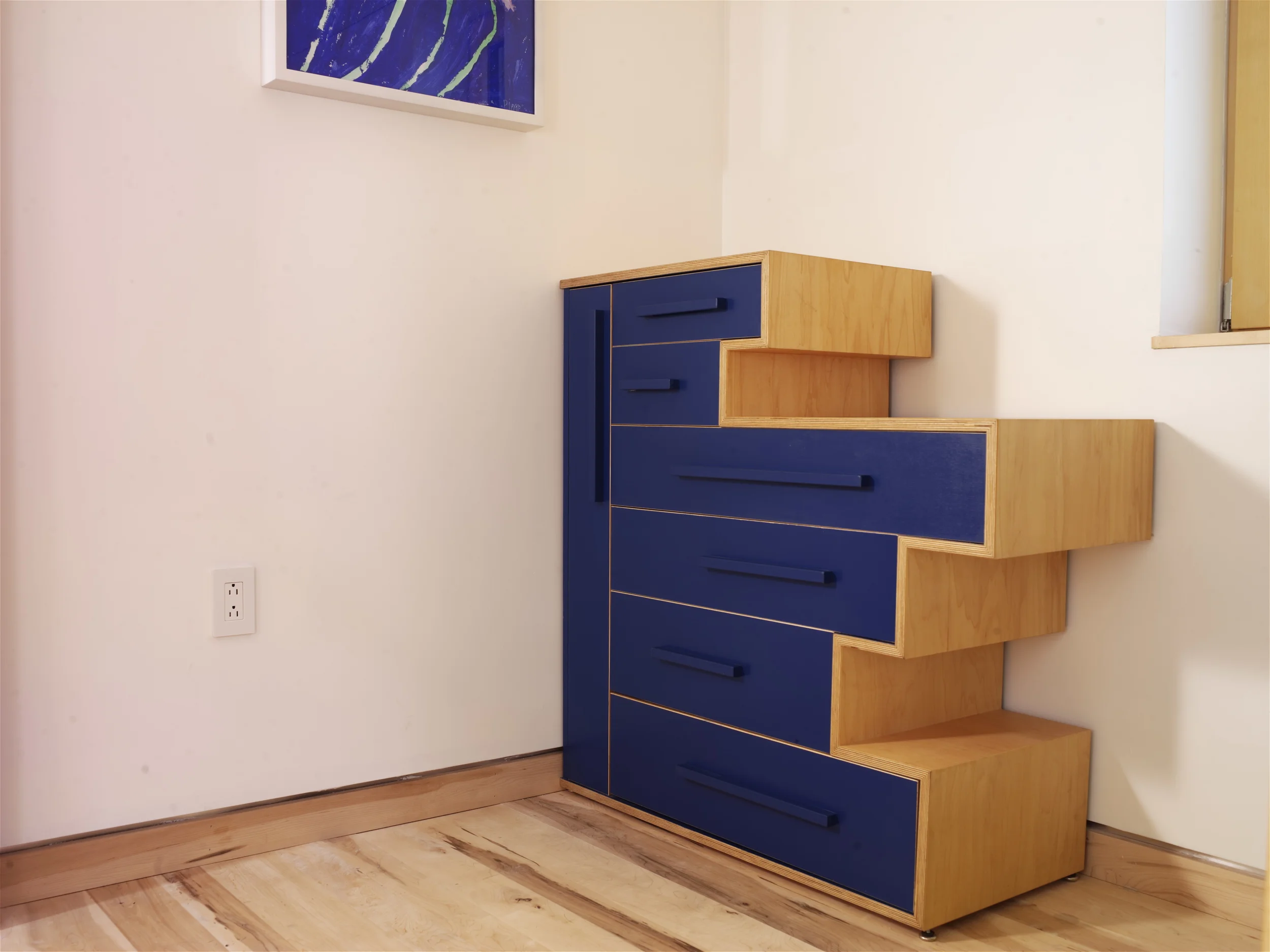 MVdresser02.jpg
