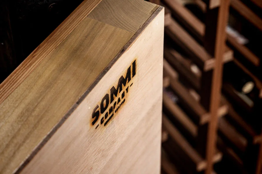 sommi_wine_bar_photo_14_cb2.jpg