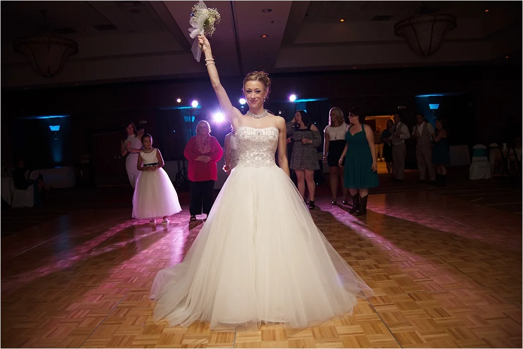 ASDPhotos_Bouquet_Toss-3.jpg
