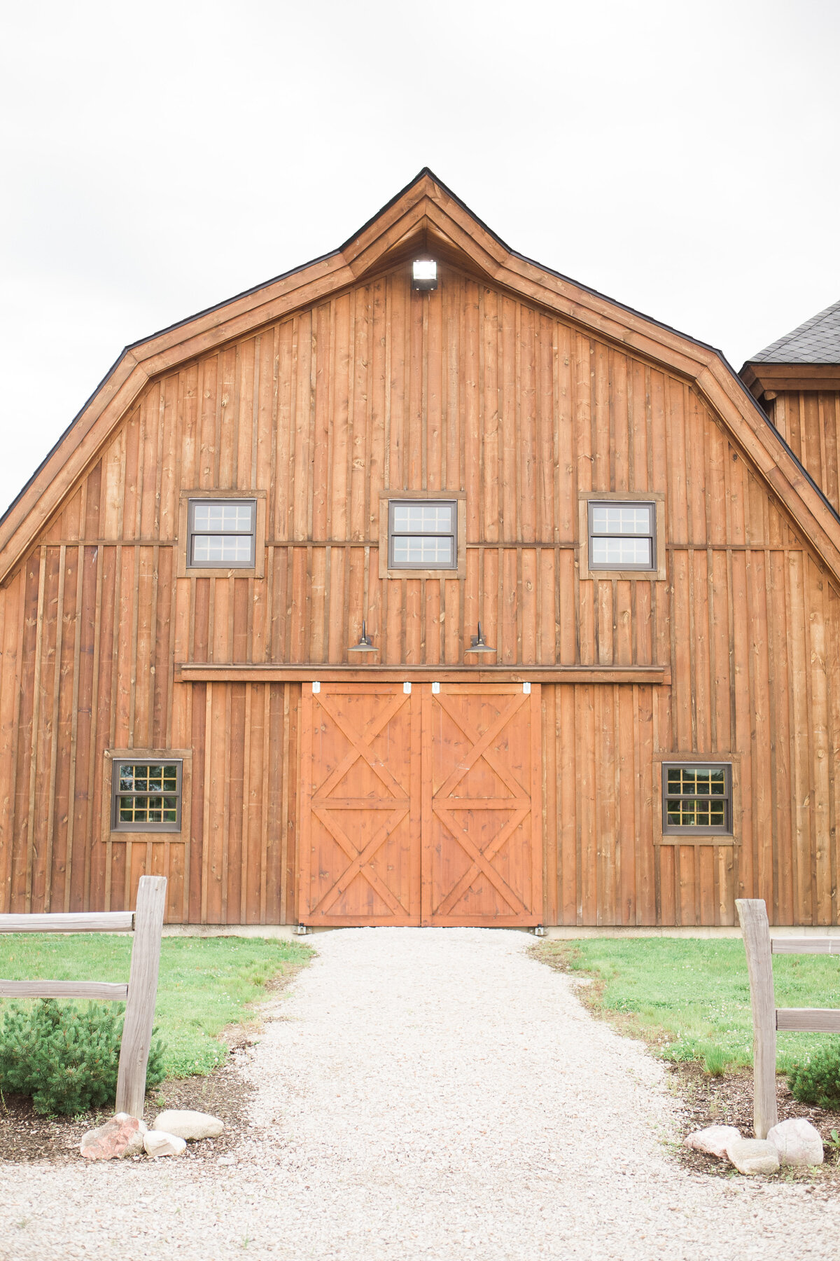 bloomfield-barn-wedding-illinois-photographers-4.jpg