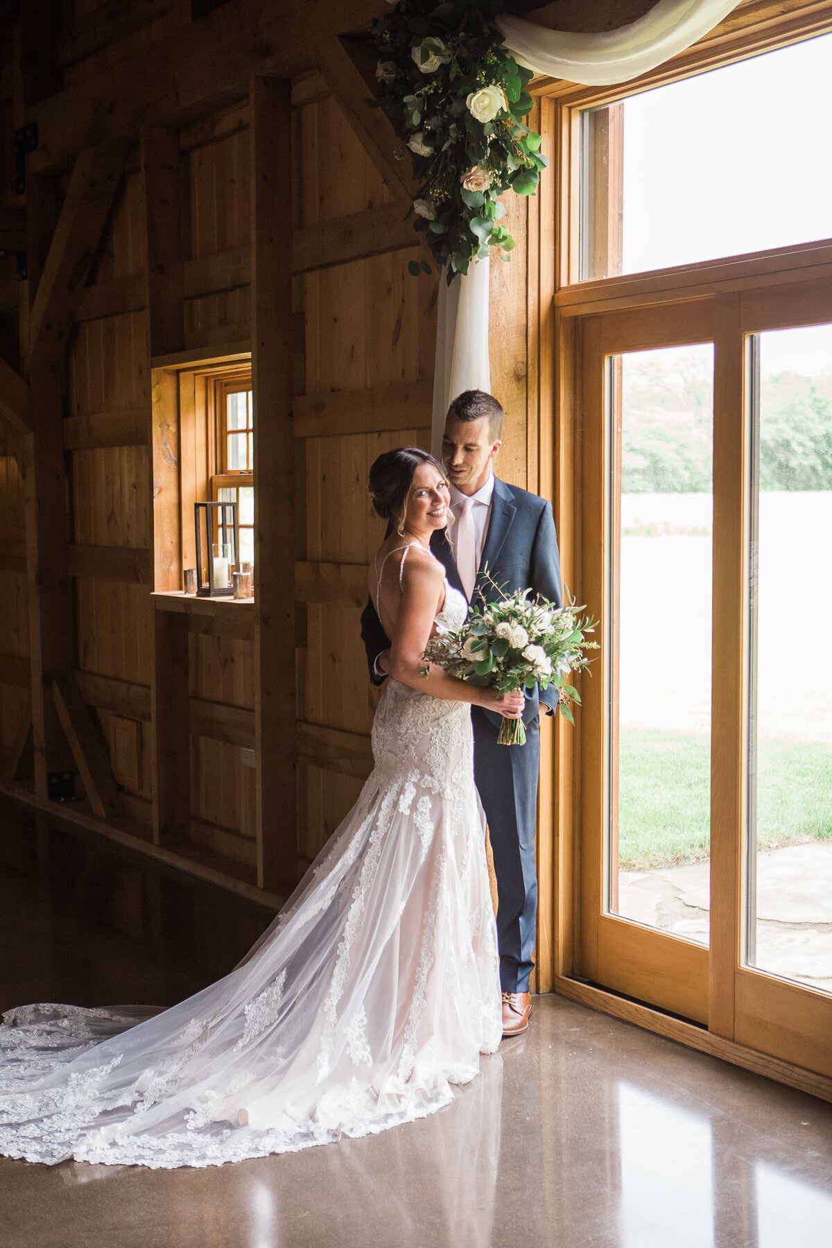 bloomfield-barn-wedding-illinois-photographers-34.jpg