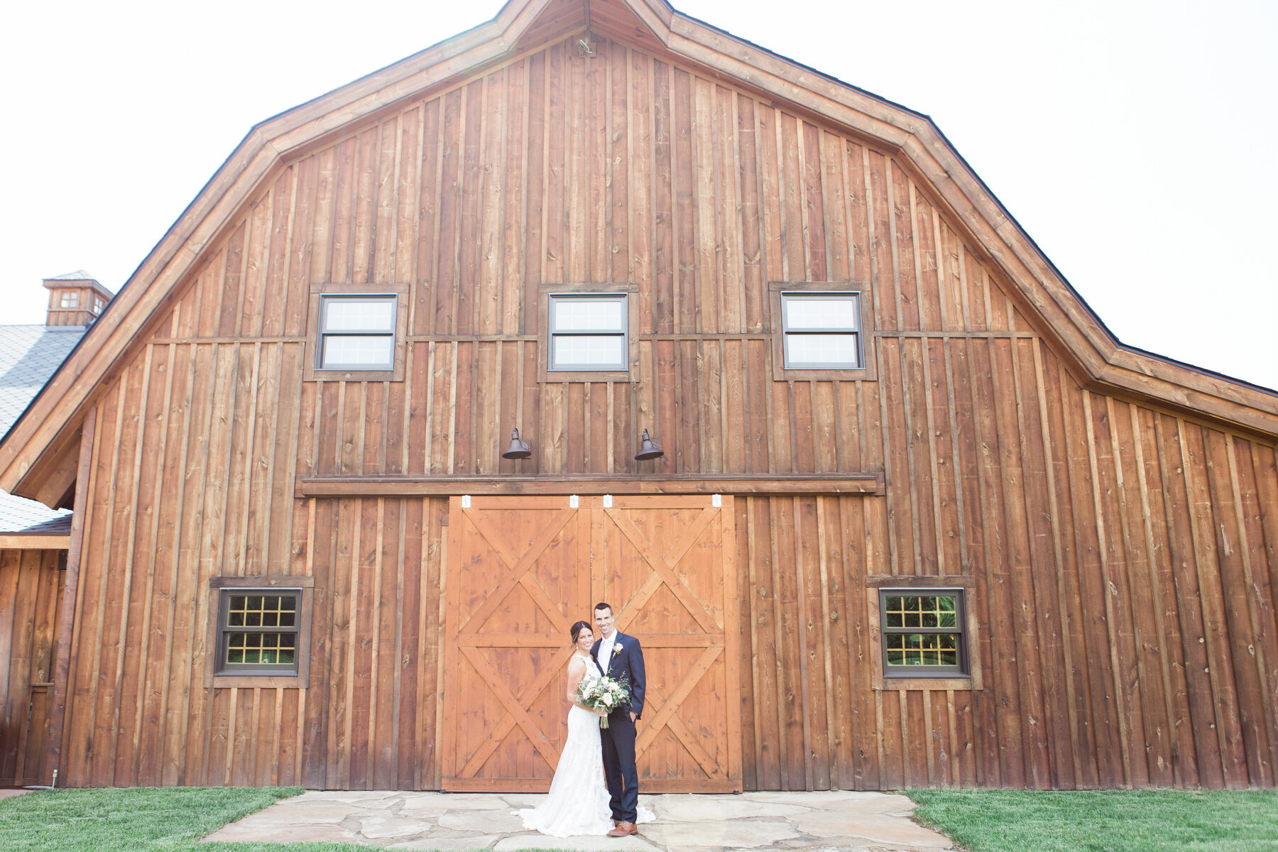 bloomfield-barn-wedding-illinois-photographers-60.jpg