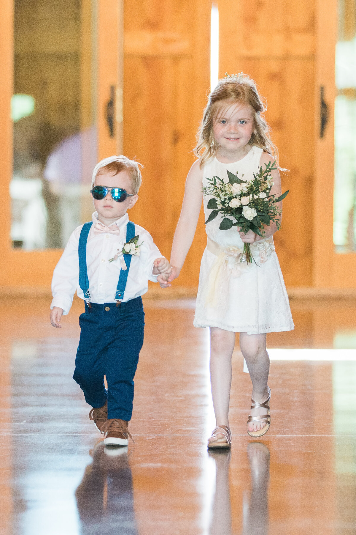 bloomfield-barn-wedding-illinois-photographers-78.jpg