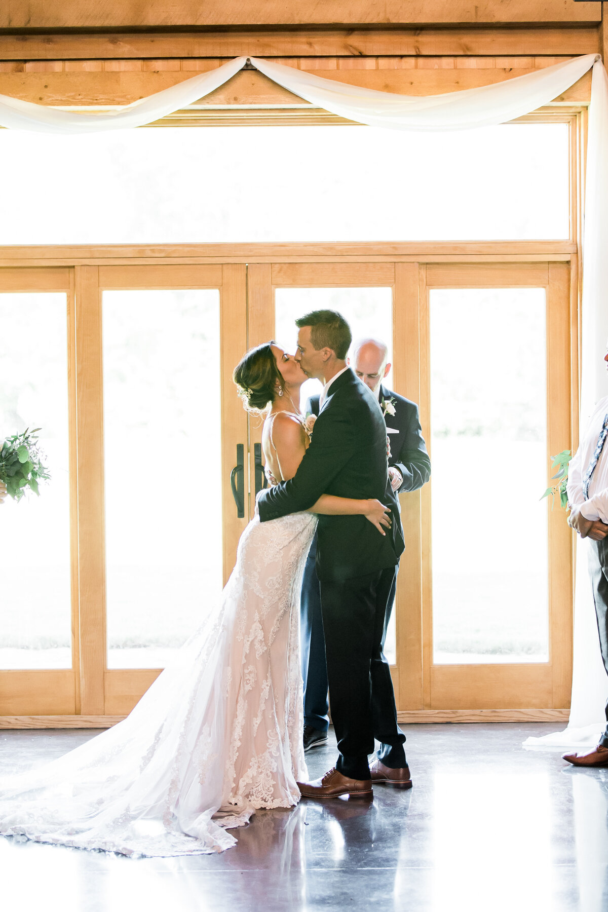 bloomfield-barn-wedding-illinois-photographers-99.jpg