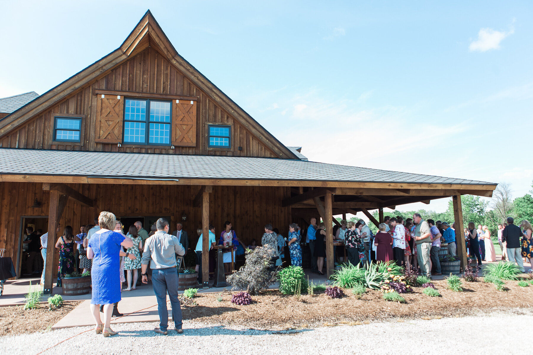 bloomfield-barn-wedding-illinois-photographers-105.jpg