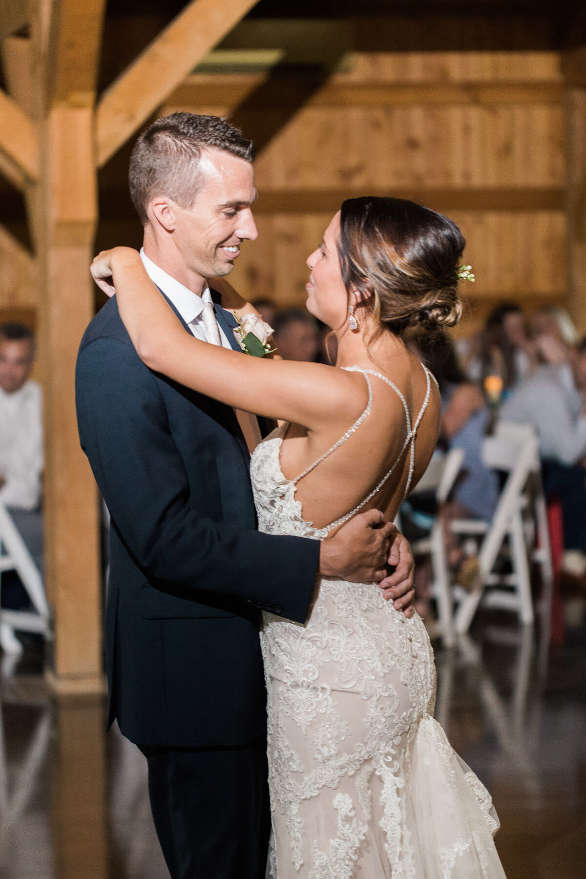 bloomfield-barn-wedding-illinois-photographers-130.jpg