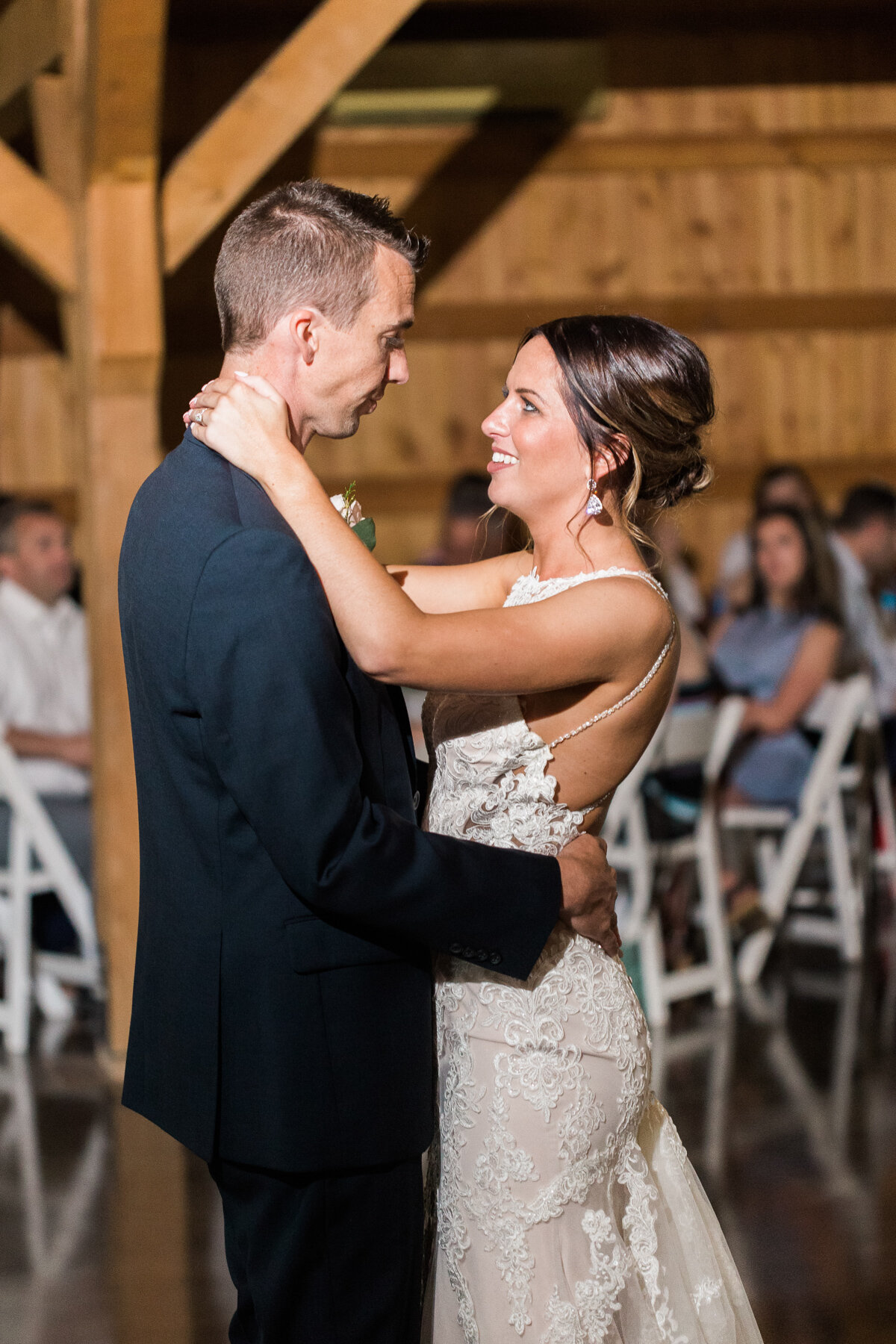 bloomfield-barn-wedding-illinois-photographers-131.jpg