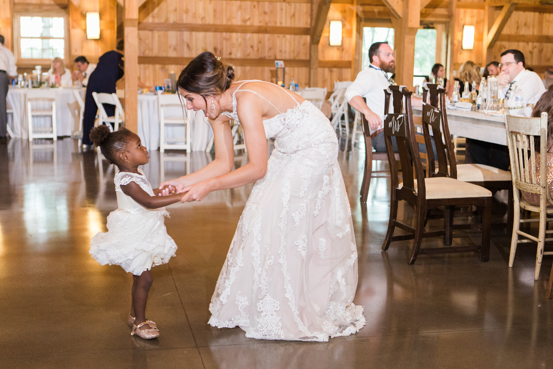 bloomfield-barn-wedding-illinois-photographers-171.jpg