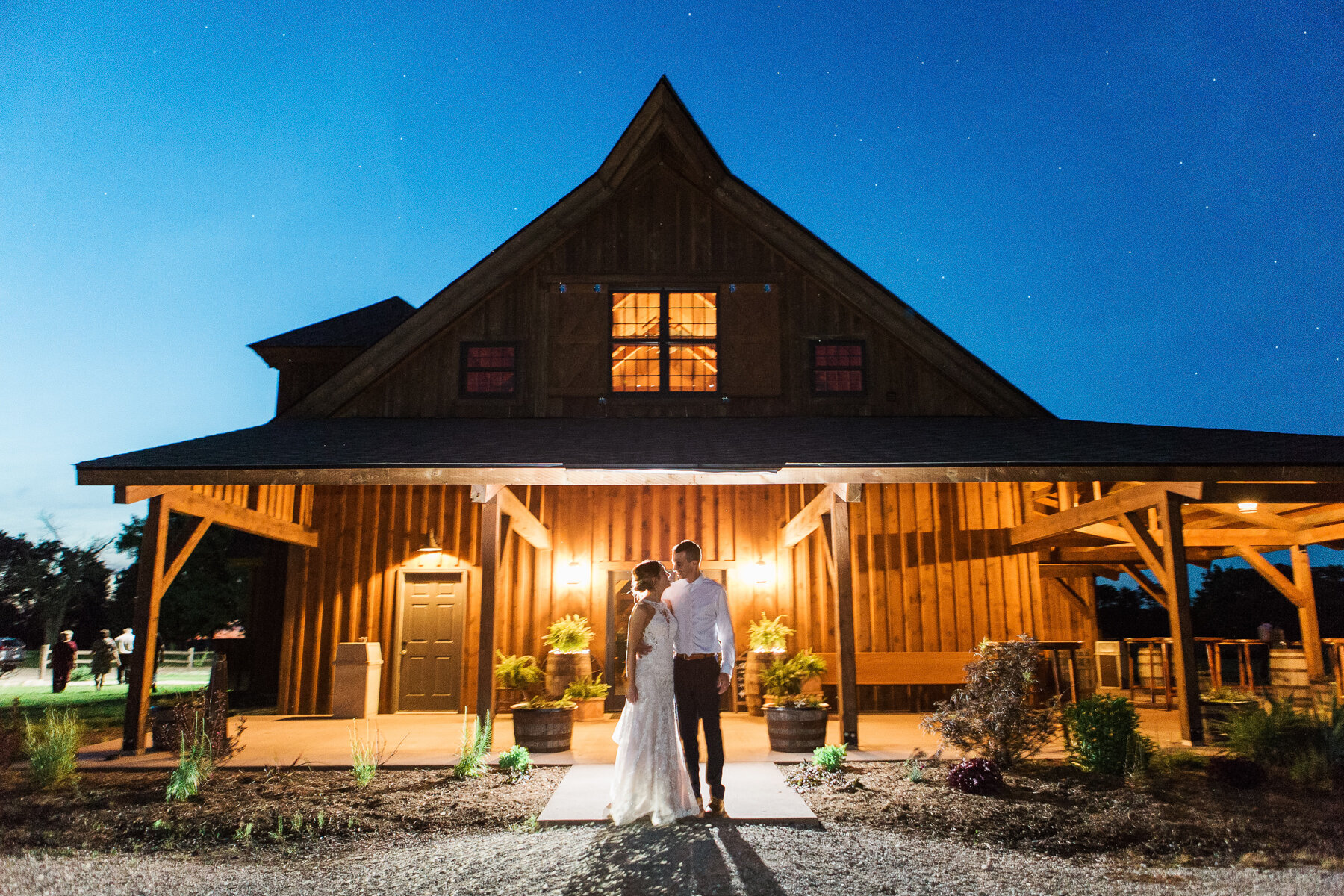 bloomfield-barn-wedding-illinois-photographers-197.jpg
