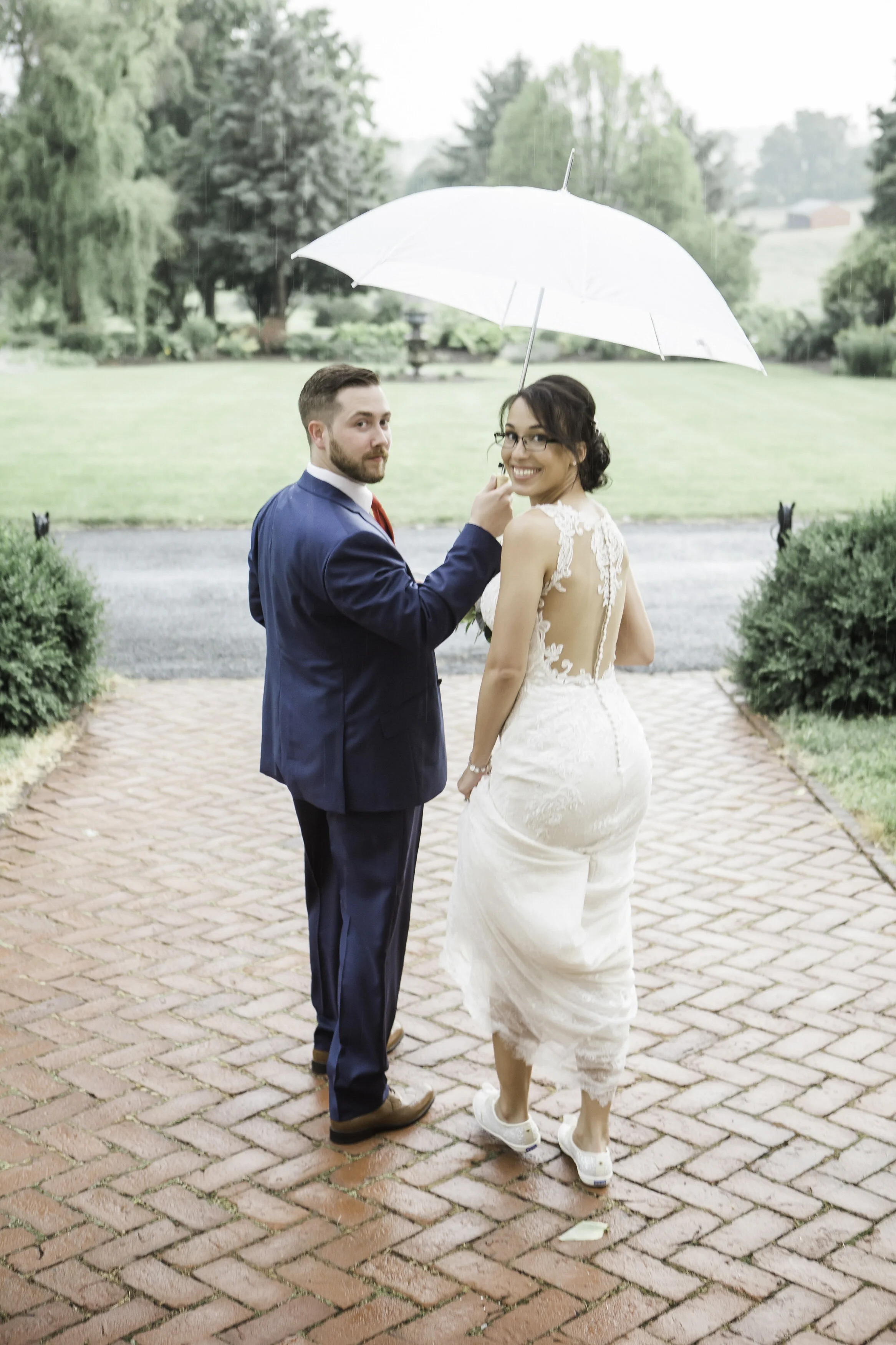 charlottesville-wedding-photographer-rainy-rain.jpg