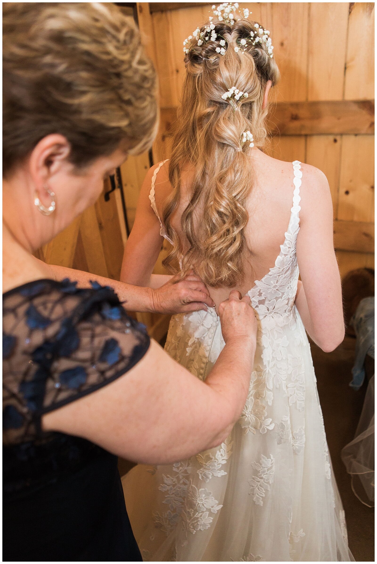 bloomfield-barn-wedding-photos-ashley-susan-photography-_0007.jpg