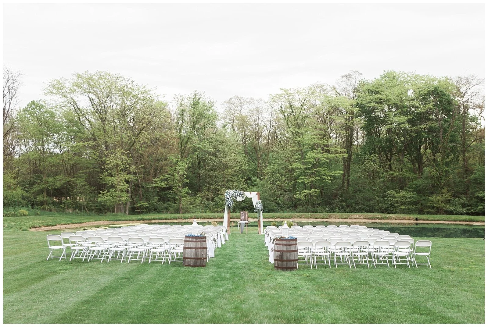 bloomfield-barn-wedding-photos-ashley-susan-photography-_0014.jpg