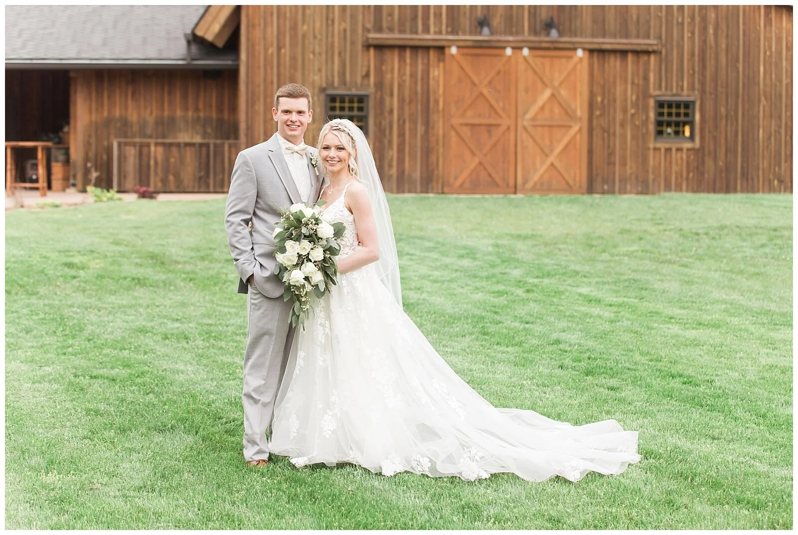 bloomfield-barn-wedding-photos-ashley-susan-photography-_0048.jpg