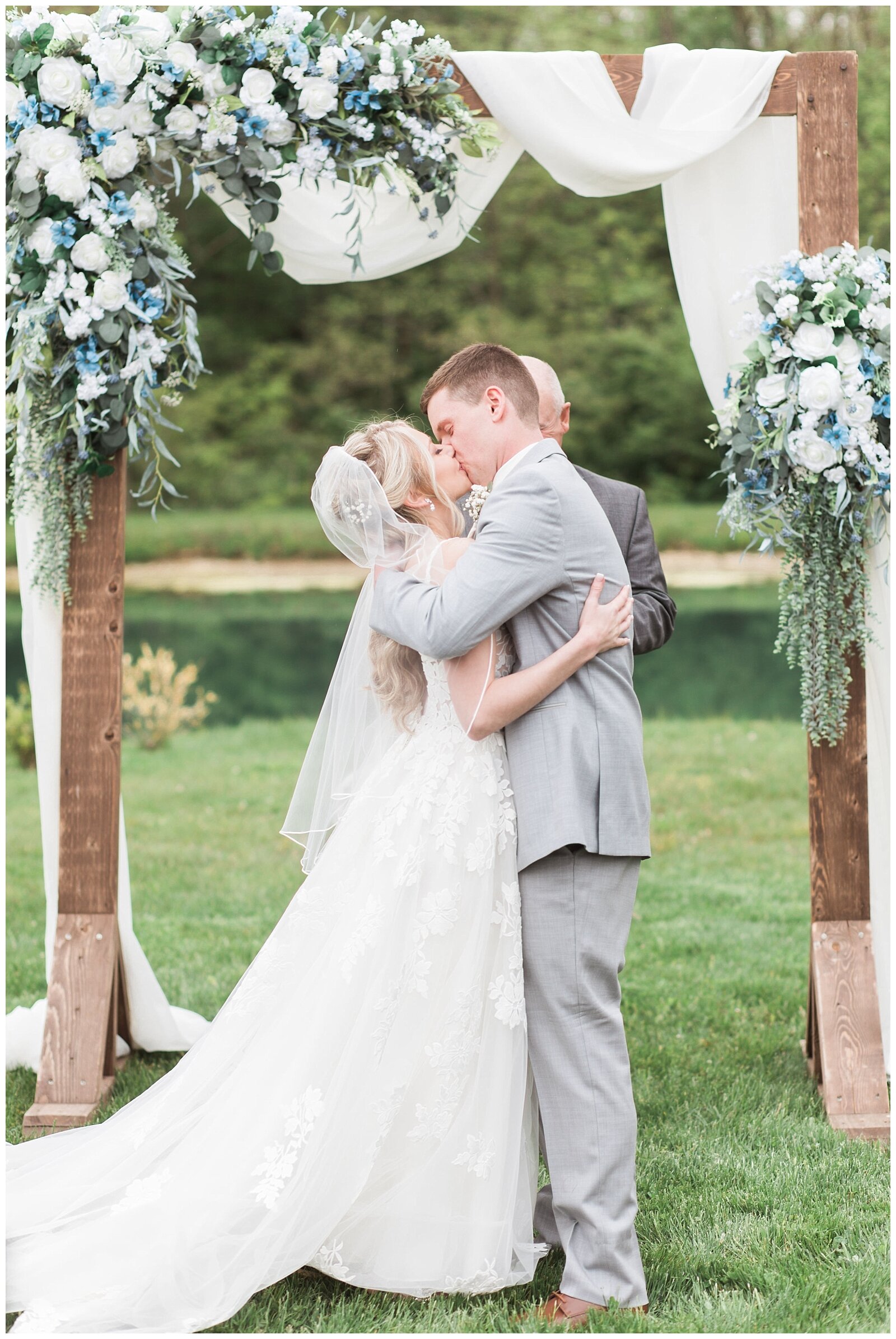 bloomfield-barn-wedding-photos-ashley-susan-photography-_0078.jpg