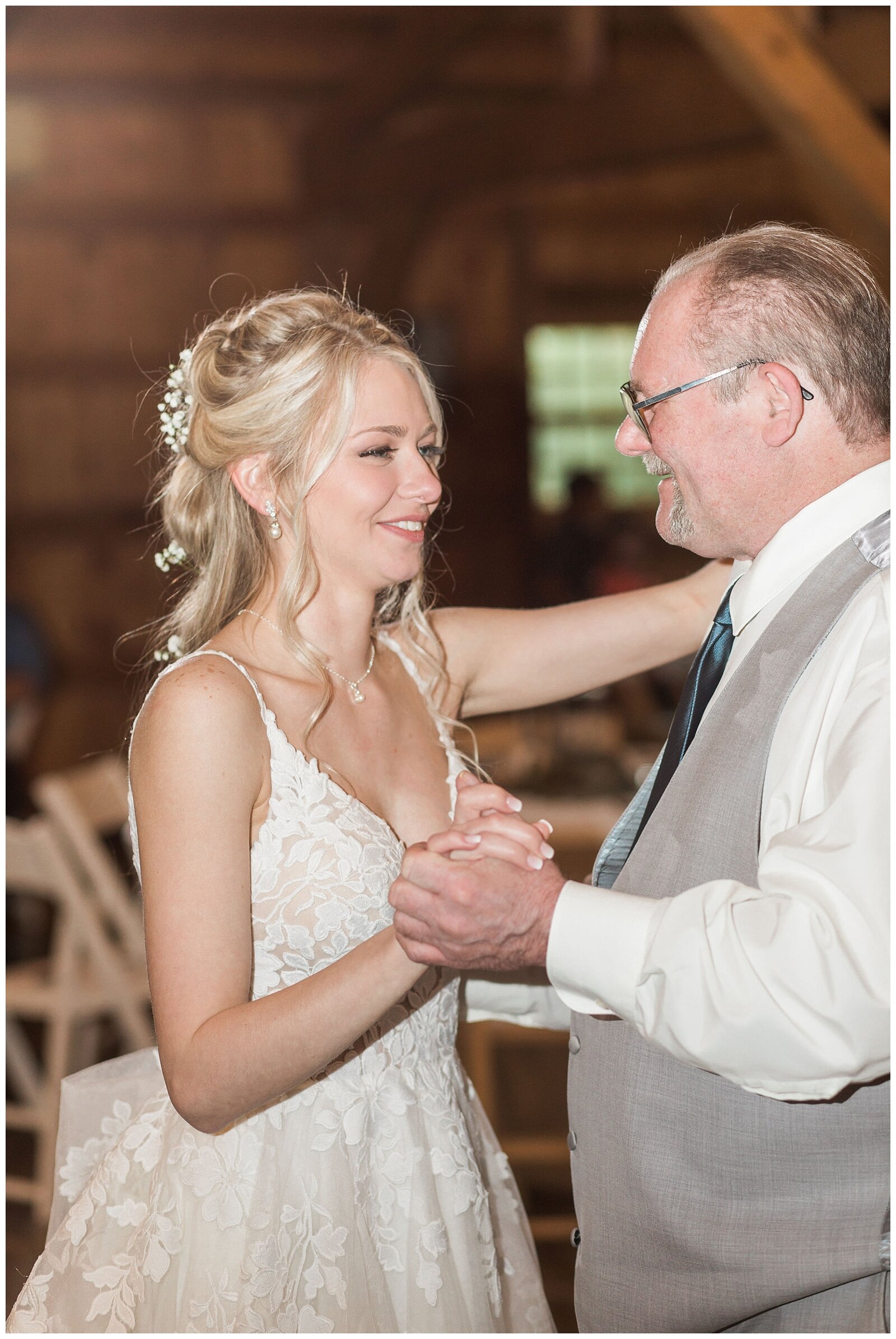 bloomfield-barn-wedding-photos-ashley-susan-photography-_0091.jpg