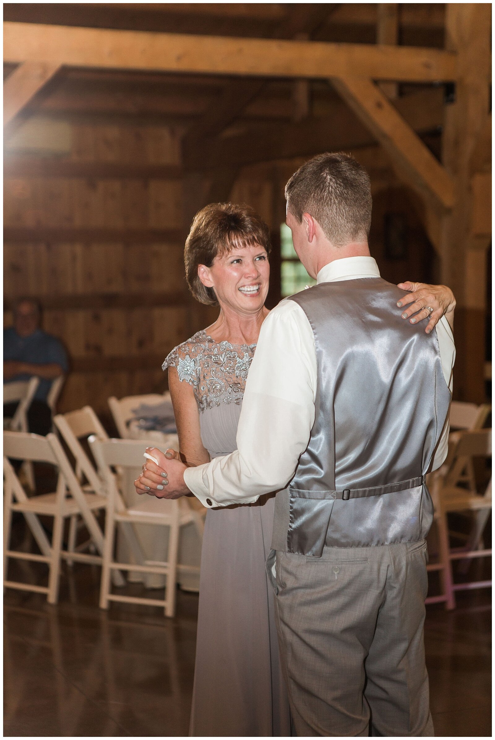 bloomfield-barn-wedding-photos-ashley-susan-photography-_0093.jpg