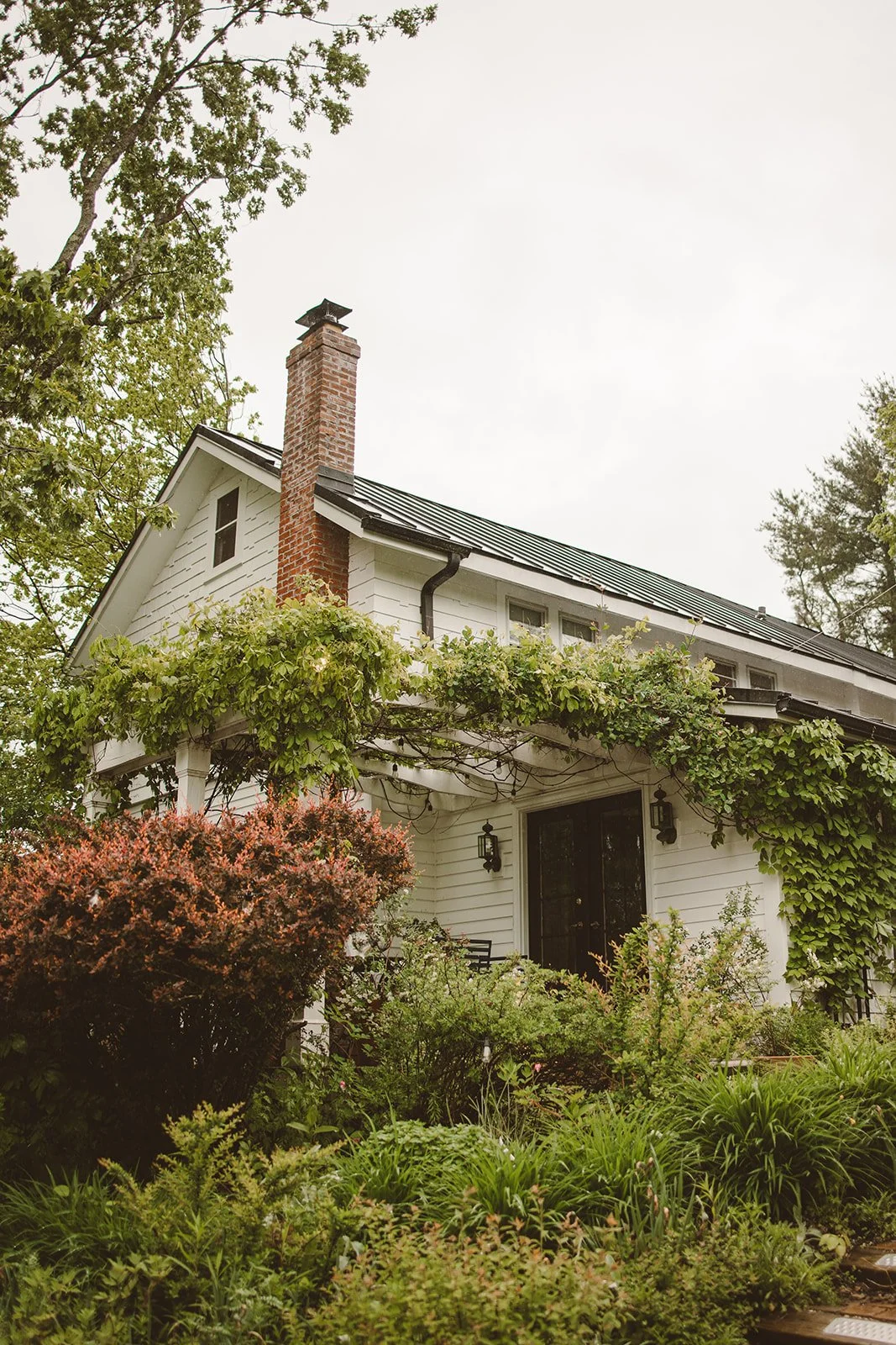 md-farm-rainy-garden-wedding-upstate-ny-18.jpg