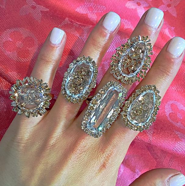  18k gold rings from the Vitrine Fireworks collection and the Vitrine Starburst collection. 